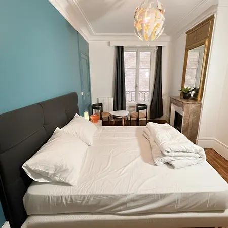 Bright And Cozy Apartment Paris